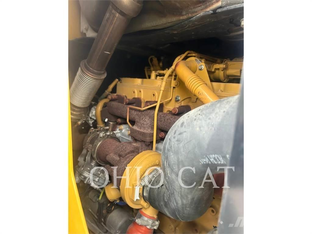 CAT 938M Incarcator pe pneuri