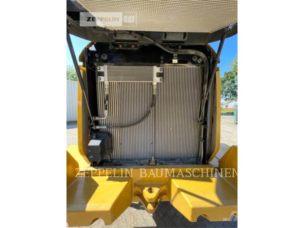 CAT 938M Incarcator pe pneuri