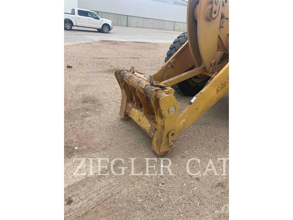 CAT 938M Incarcator pe pneuri