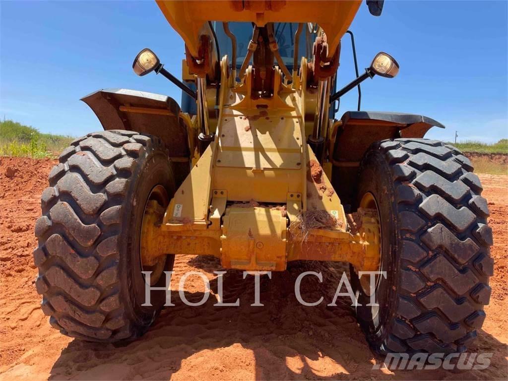 CAT 938M Incarcator pe pneuri