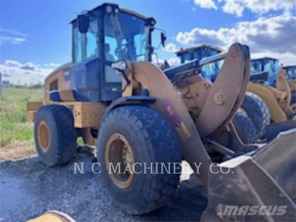 CAT 938M Incarcator pe pneuri