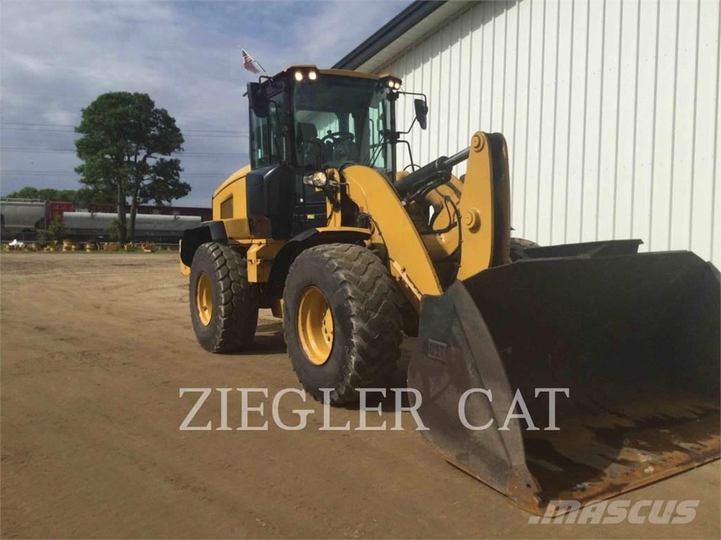 CAT 938M Incarcator pe pneuri