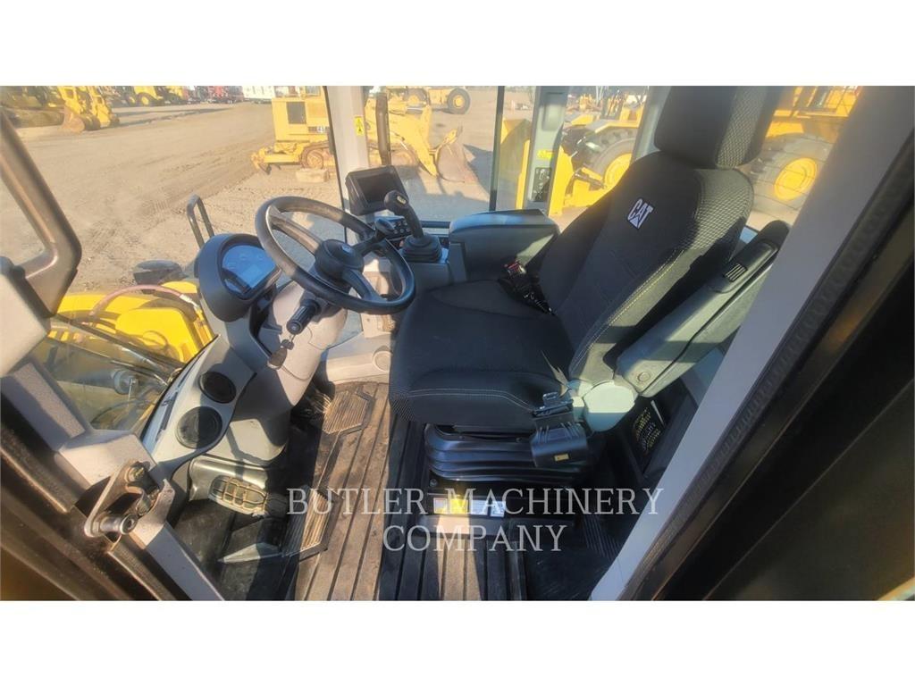 CAT 938M Incarcator pe pneuri