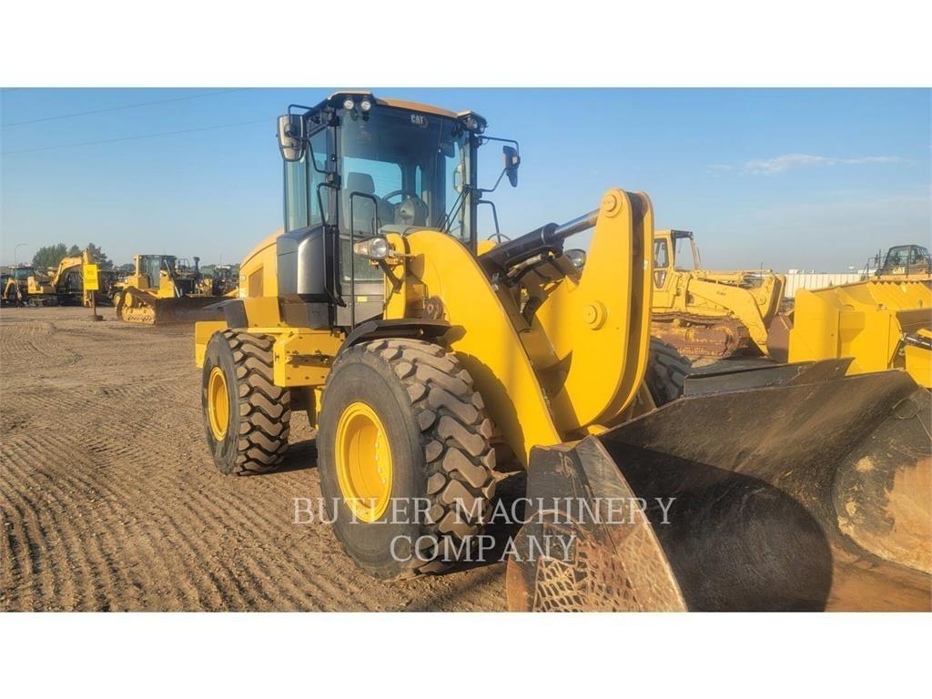 CAT 938M Incarcator pe pneuri