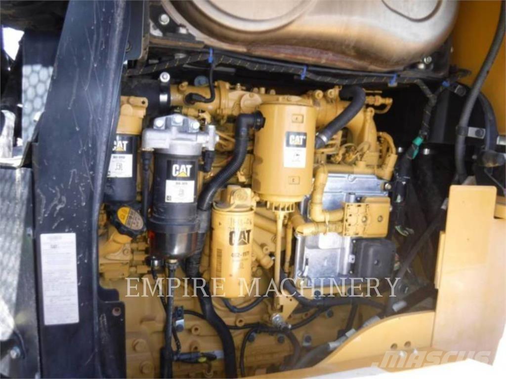 CAT 938M Incarcator pe pneuri