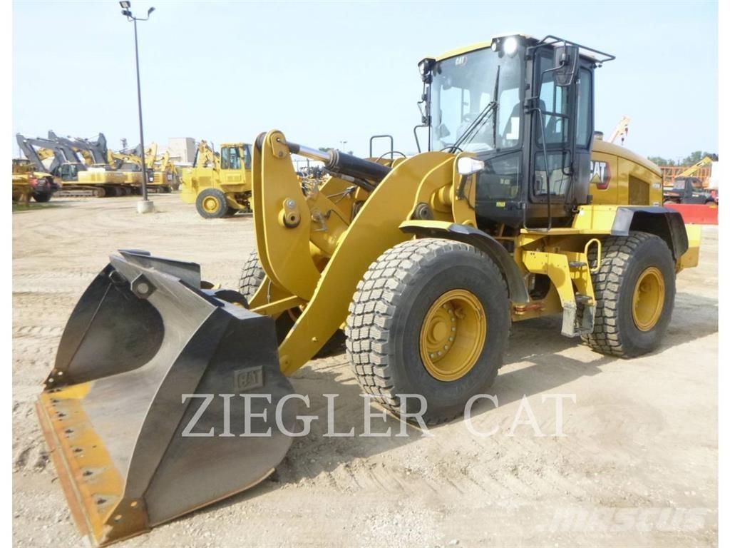 CAT 938M Incarcator pe pneuri