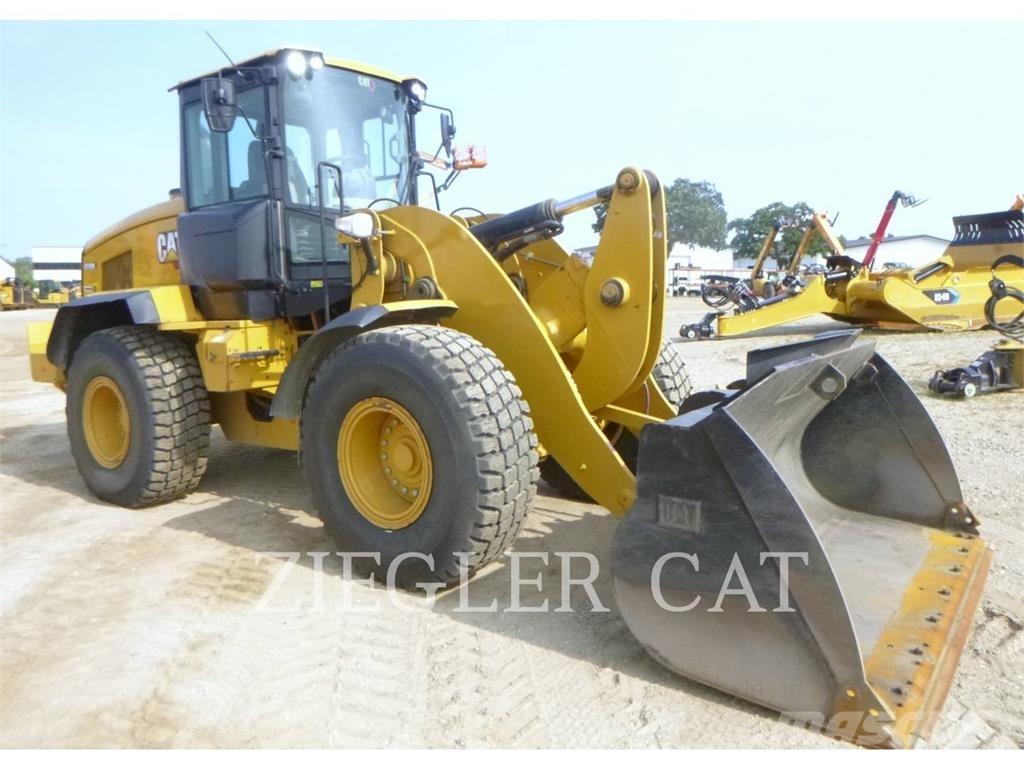 CAT 938M Incarcator pe pneuri