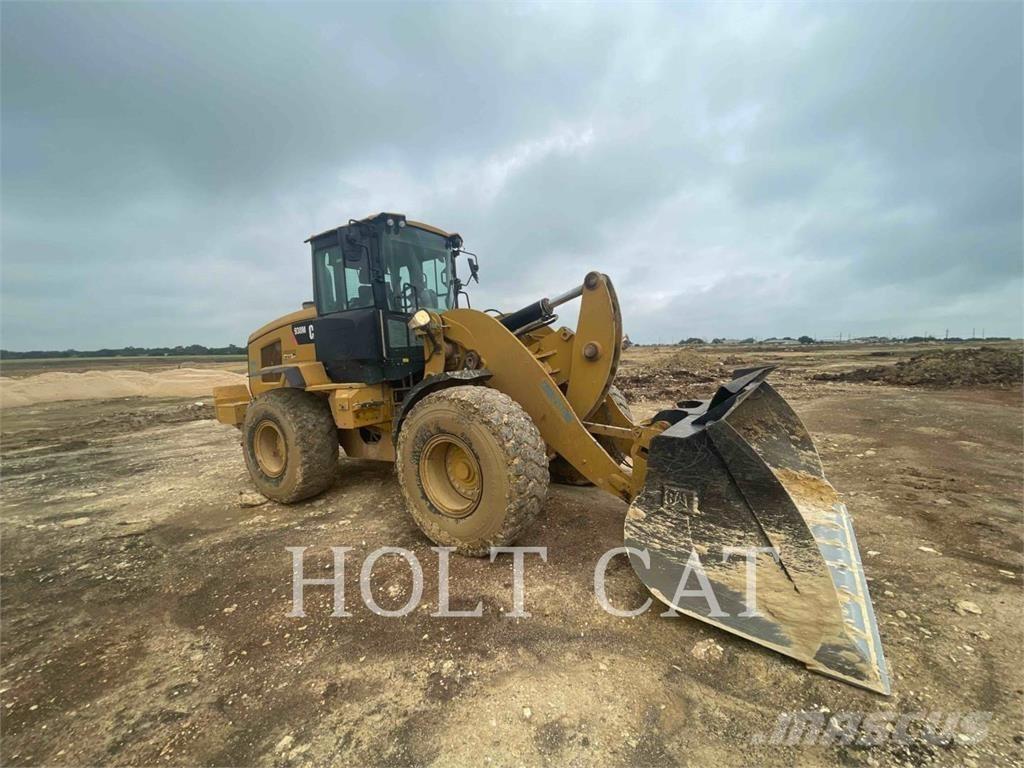CAT 938M Incarcator pe pneuri