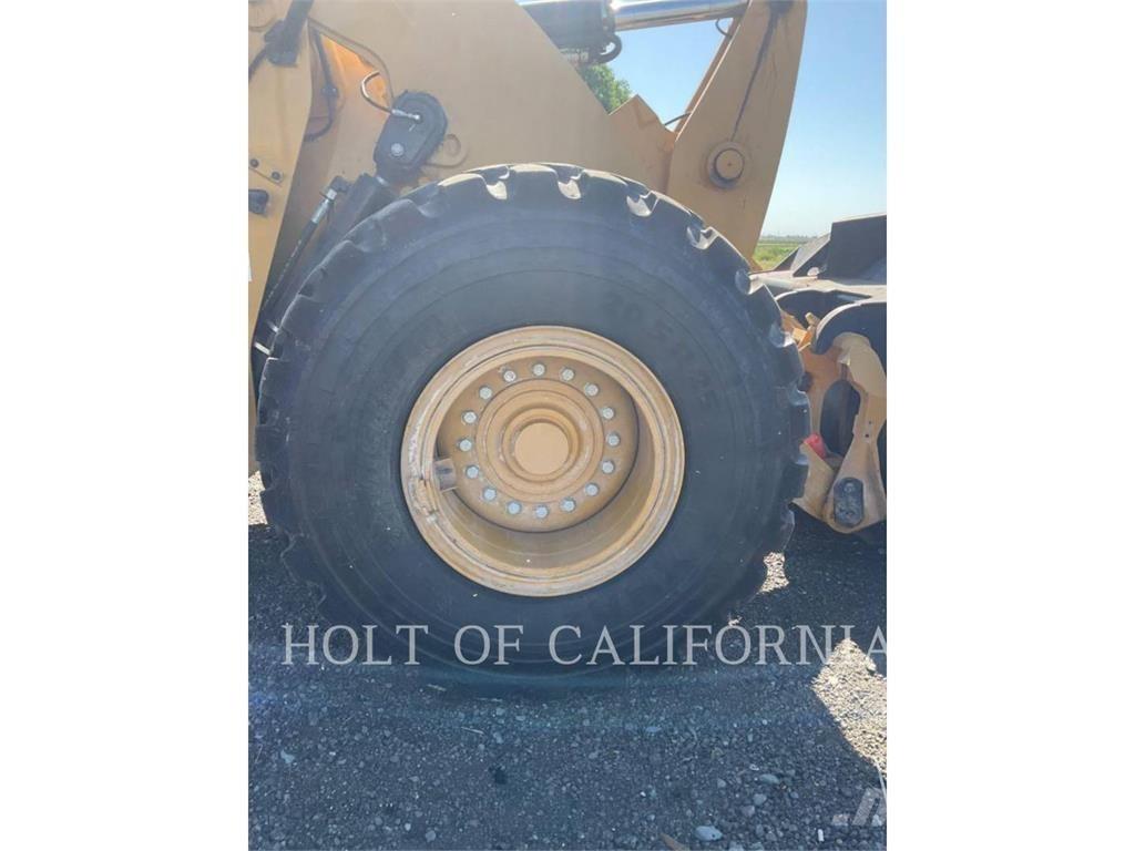 CAT 938M Incarcator pe pneuri