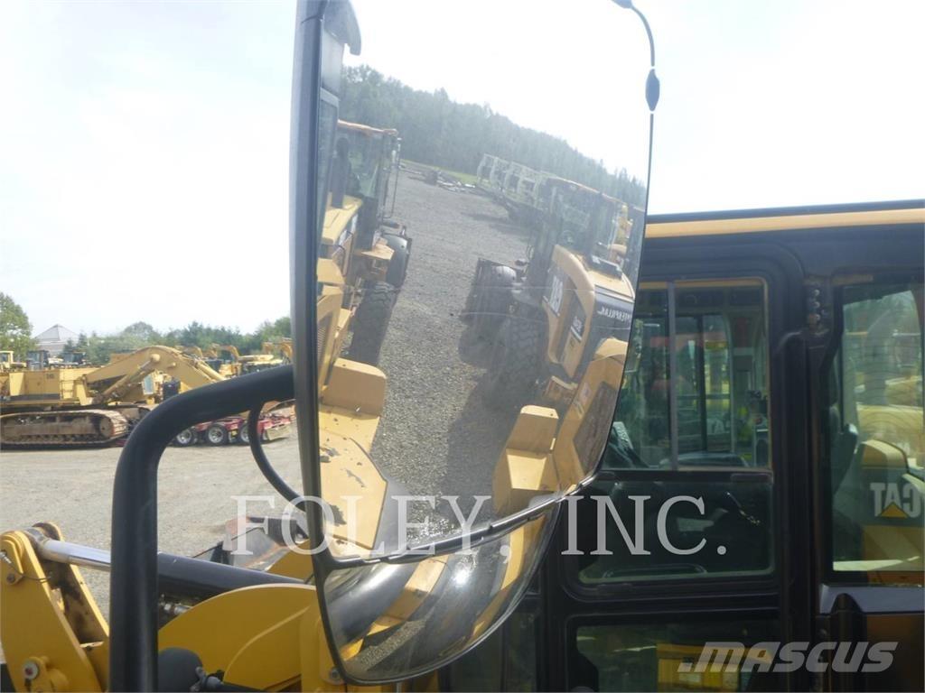 CAT 938M Incarcator pe pneuri