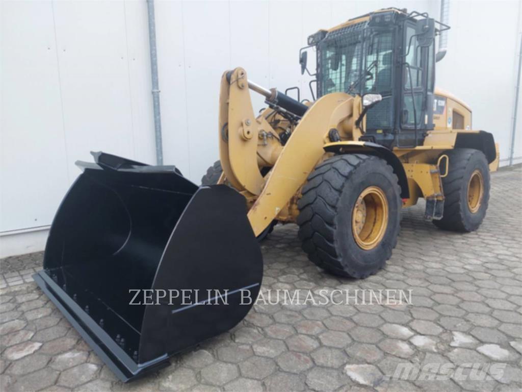 CAT 938M Incarcator pe pneuri