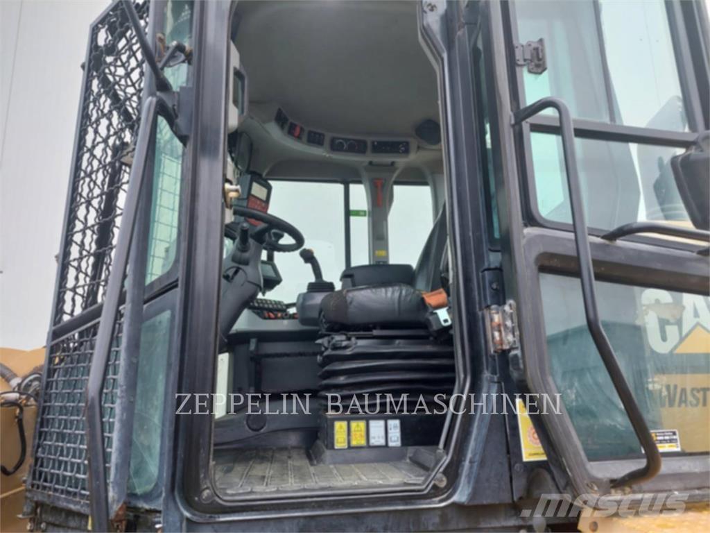 CAT 938M Incarcator pe pneuri