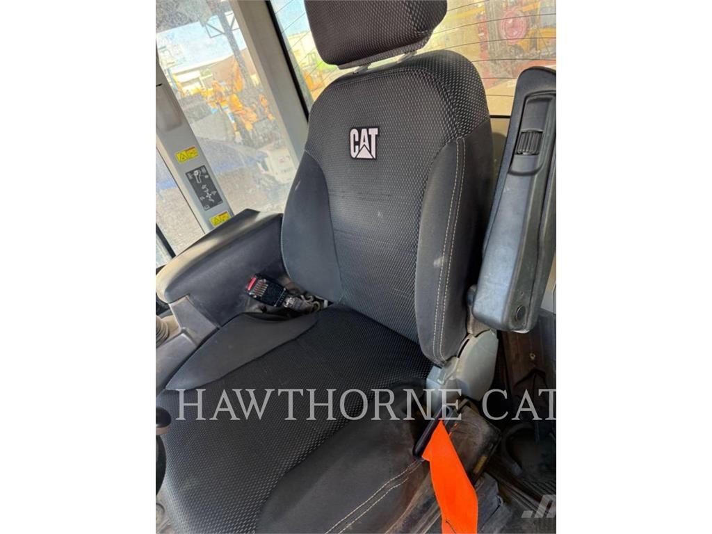 CAT 938M Incarcator pe pneuri