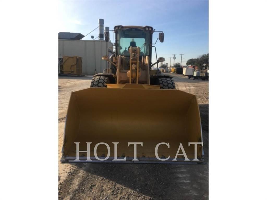 CAT 938M Incarcator pe pneuri