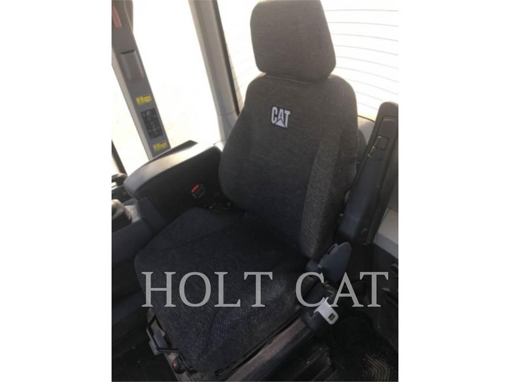 CAT 938M Incarcator pe pneuri