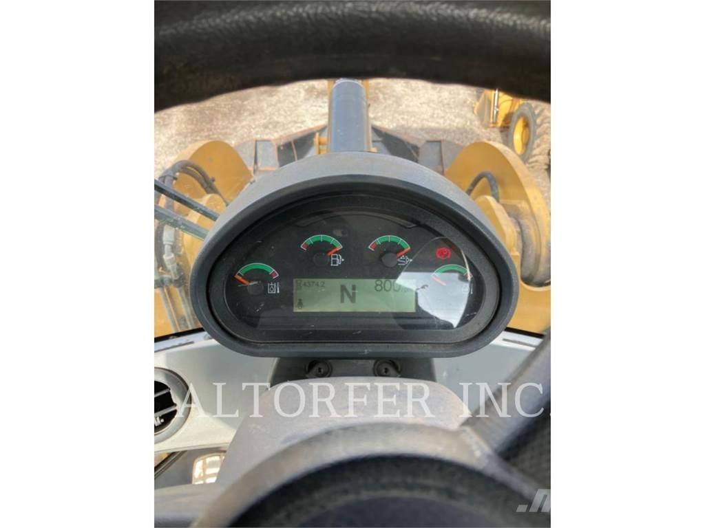 CAT 938M Incarcator pe pneuri