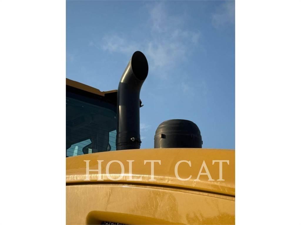 CAT 938M QC Incarcator pe pneuri