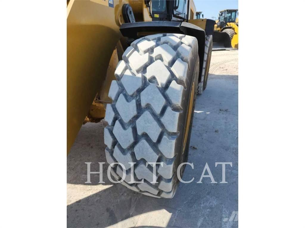 CAT 938M QC Incarcator pe pneuri