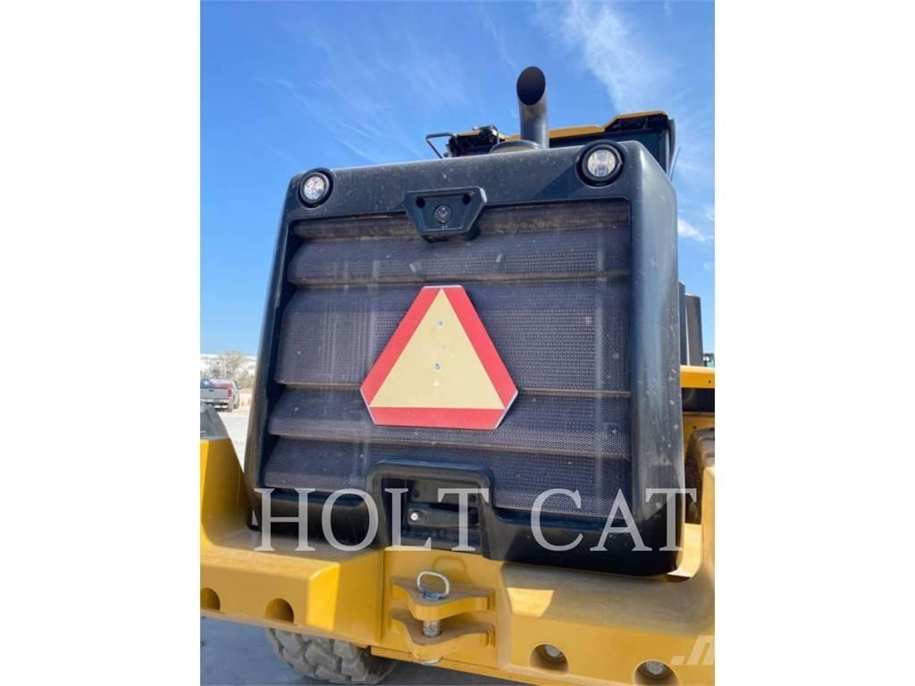 CAT 938M QC Incarcator pe pneuri
