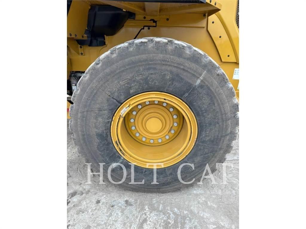 CAT 938M QC Incarcator pe pneuri