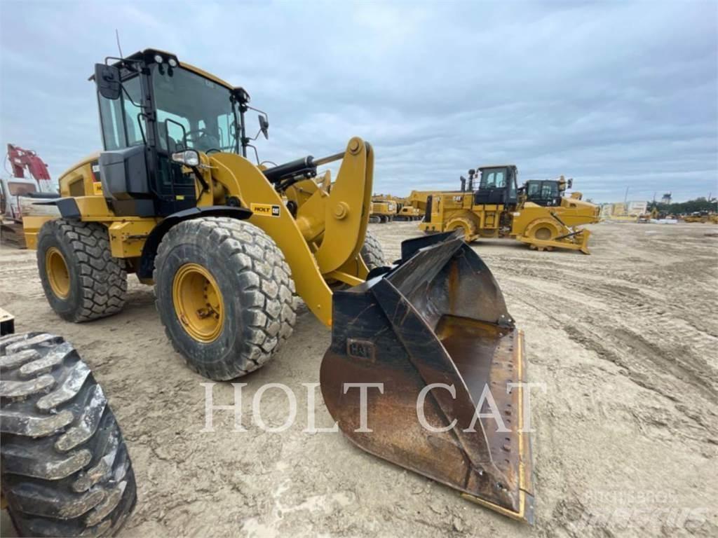 CAT 938M QC Incarcator pe pneuri