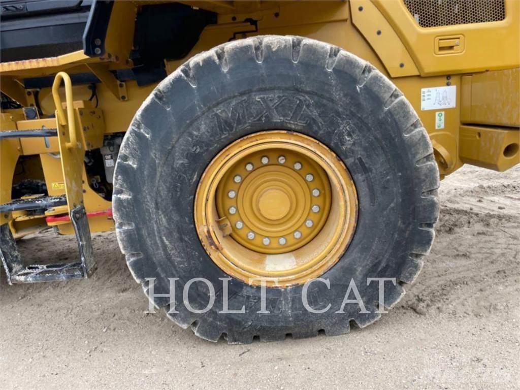 CAT 938M QC Incarcator pe pneuri