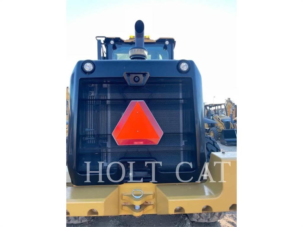 CAT 938M QC Incarcator pe pneuri