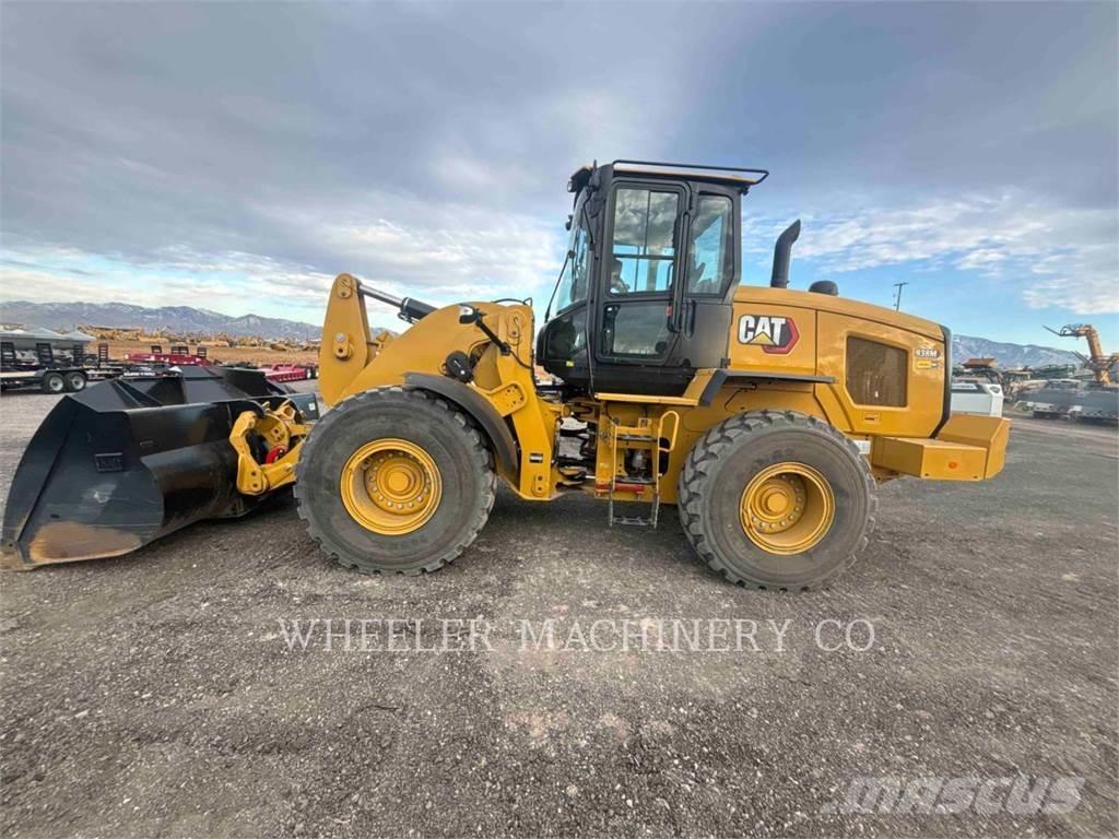 CAT 938M QC Incarcator pe pneuri