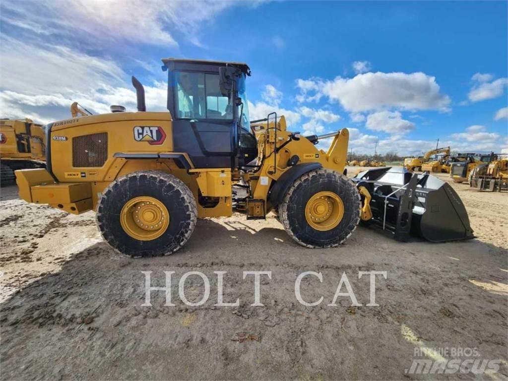 CAT 938M QC Incarcator pe pneuri