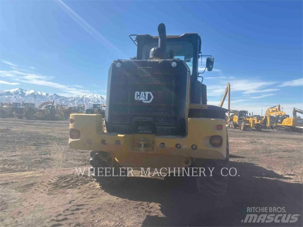 CAT 938M QC Incarcator pe pneuri