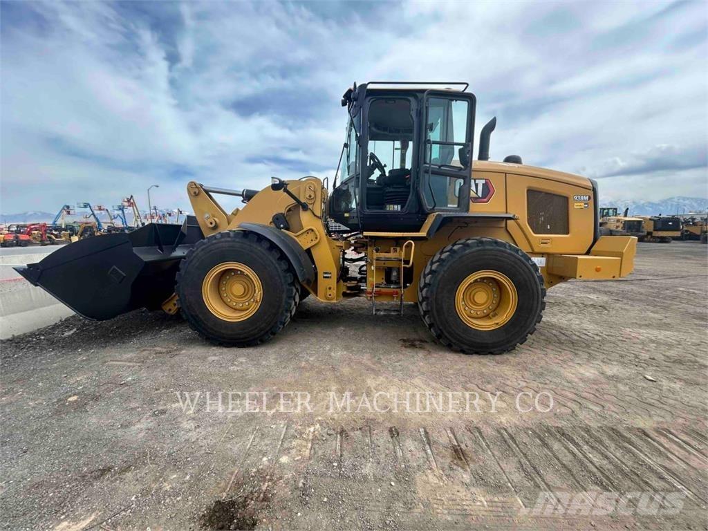 CAT 938M QC 3V Incarcator pe pneuri