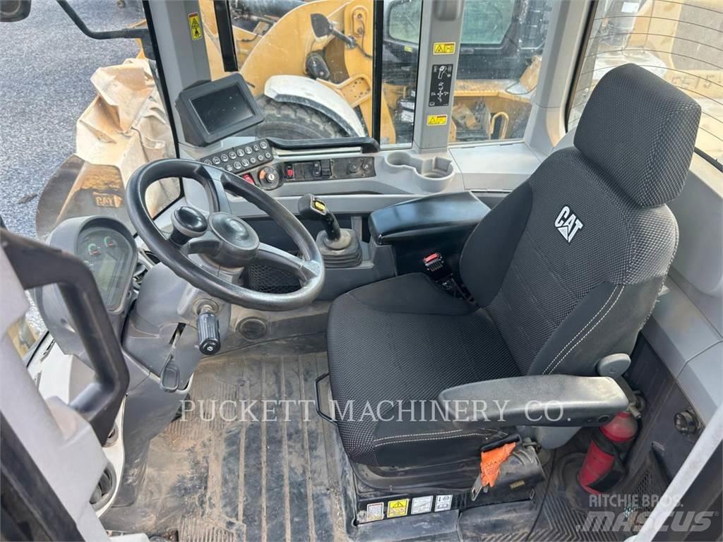 CAT 938M3V28QC Incarcator pe pneuri