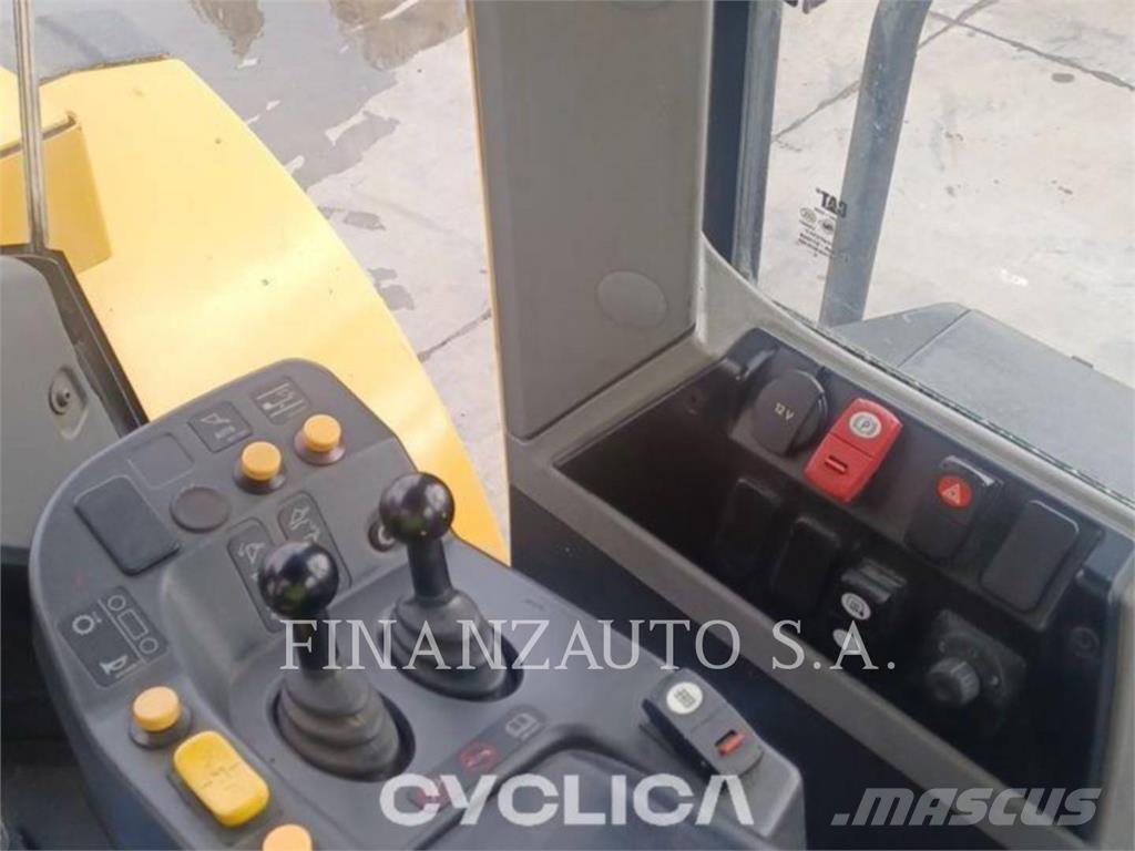 CAT 950M Incarcator pe pneuri