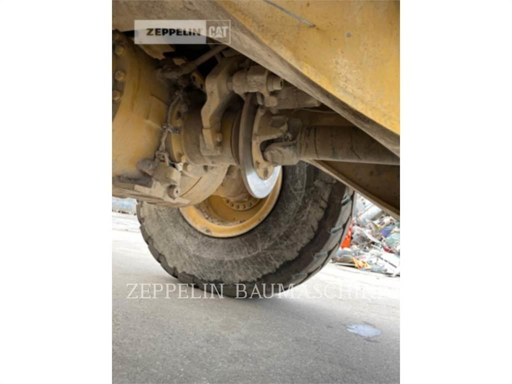 CAT 950M Incarcator pe pneuri