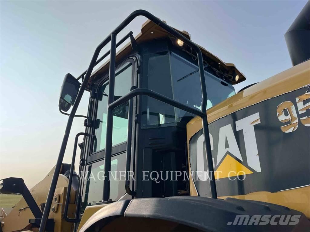 CAT 950M Incarcator pe pneuri