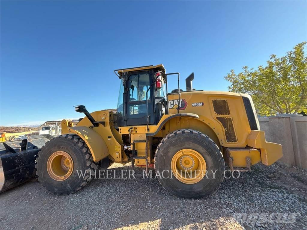 CAT 950M QC Incarcator pe pneuri