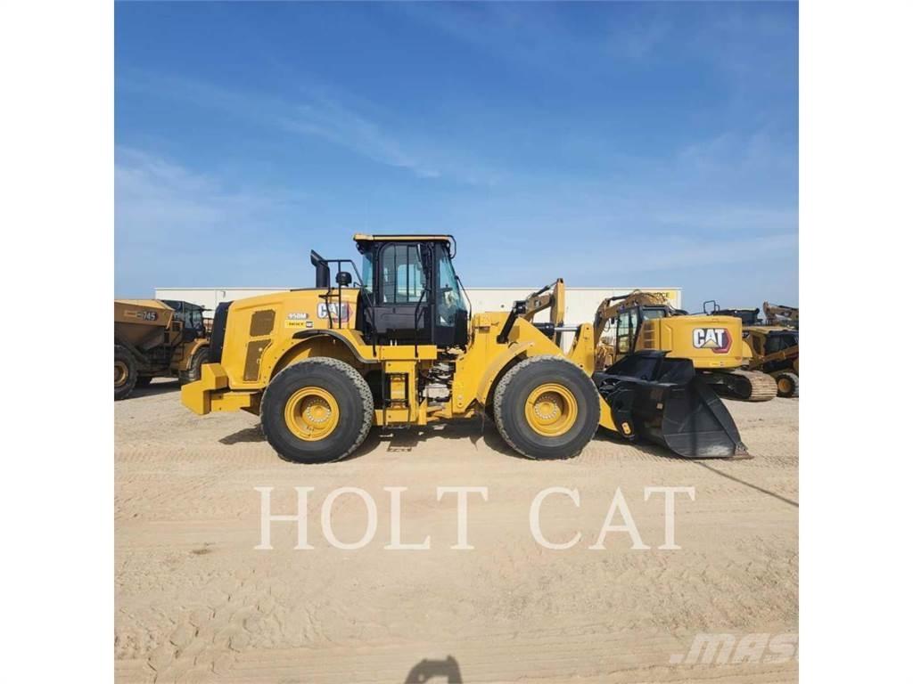 CAT 950M QC Incarcator pe pneuri