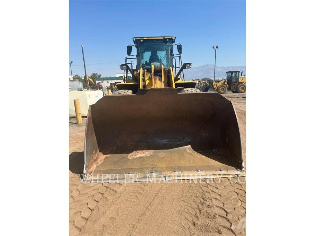 CAT 950M QC Incarcator pe pneuri