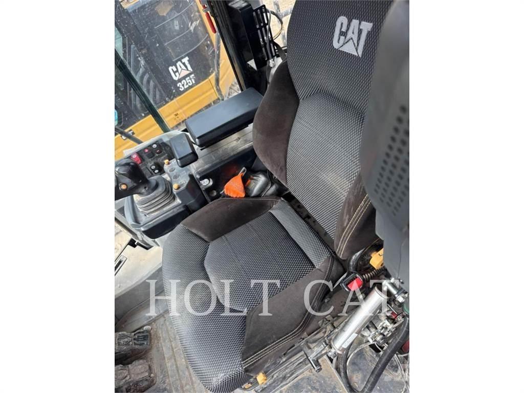 CAT 950M QC Incarcator pe pneuri