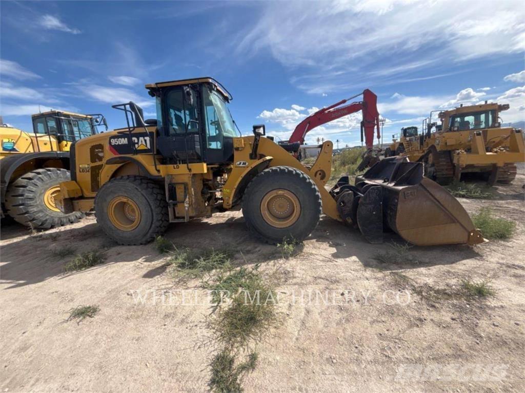 CAT 950M QC Incarcator pe pneuri