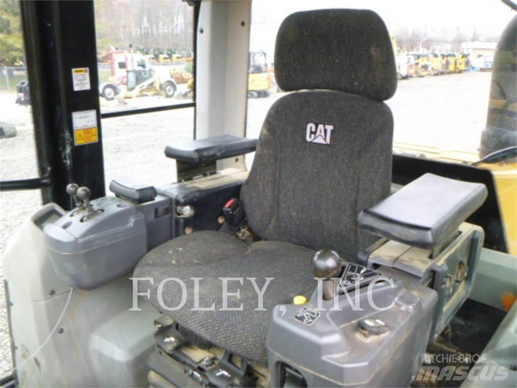 CAT 953D Încarcatoare cu excavator