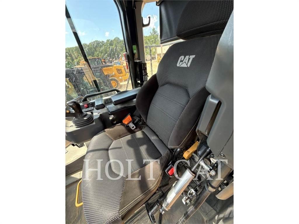CAT 966 QC Incarcator pe pneuri