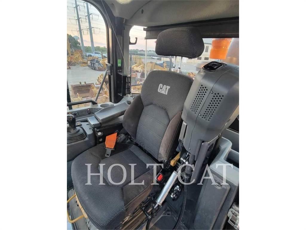 CAT 966 QC Incarcator pe pneuri