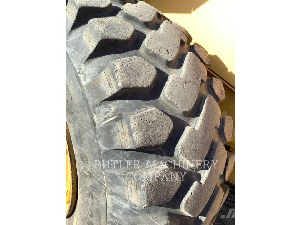 CAT 966G Incarcator pe pneuri