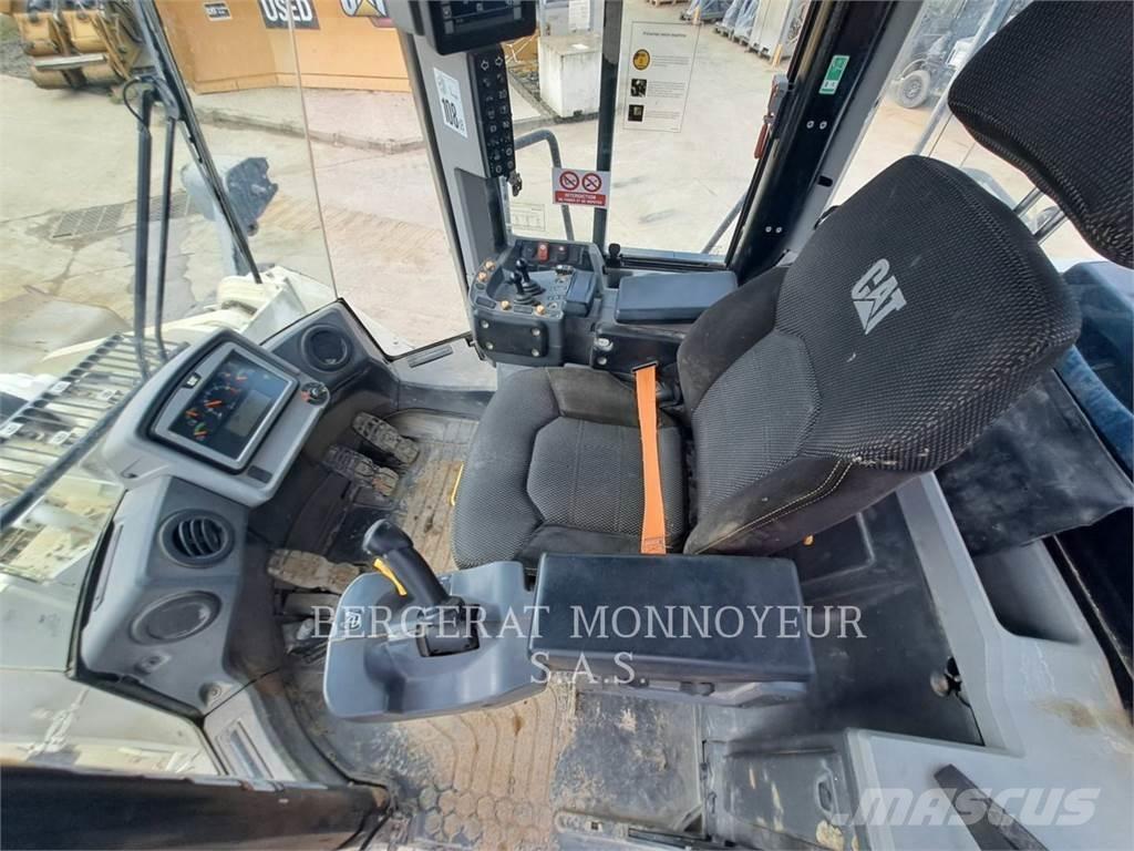 CAT 966M Incarcator pe pneuri
