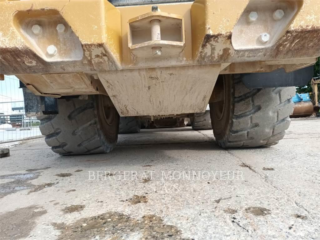 CAT 966M Incarcator pe pneuri