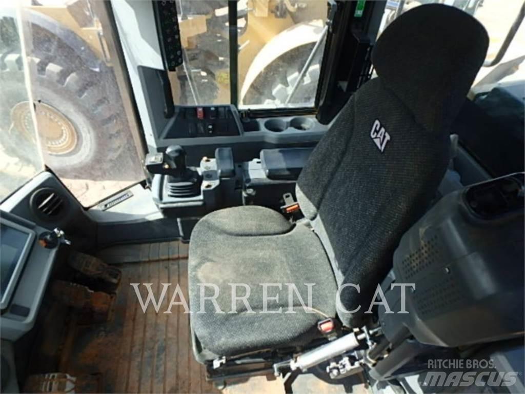 CAT 966M Incarcator pe pneuri