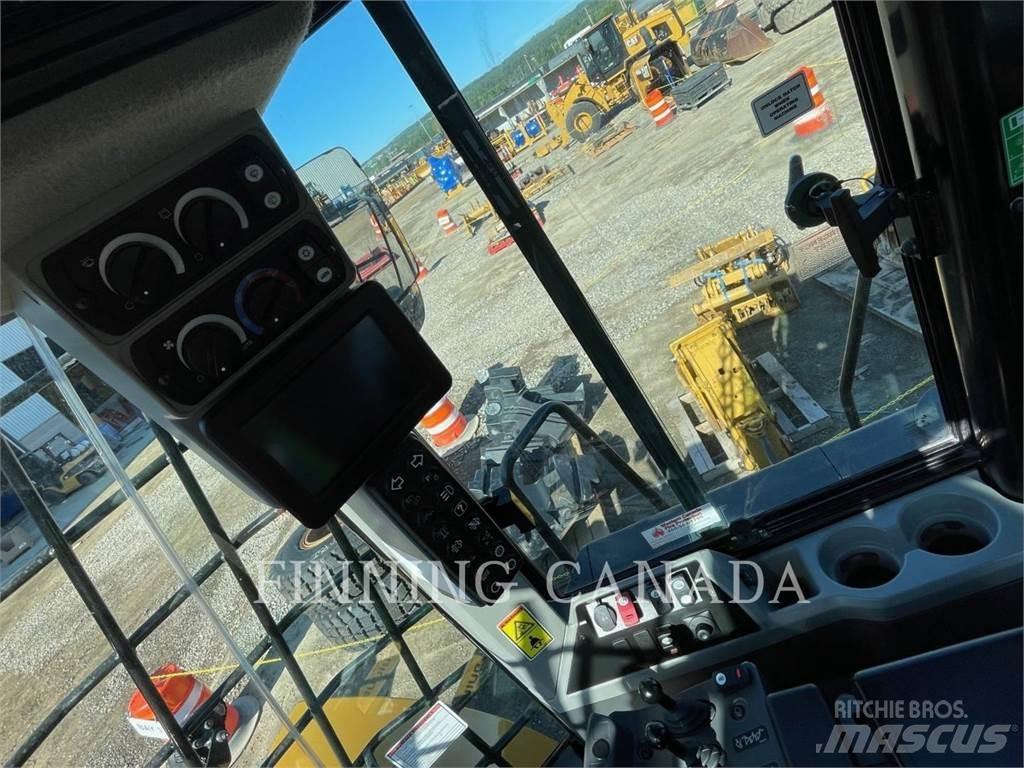 CAT 966M Incarcator pe pneuri