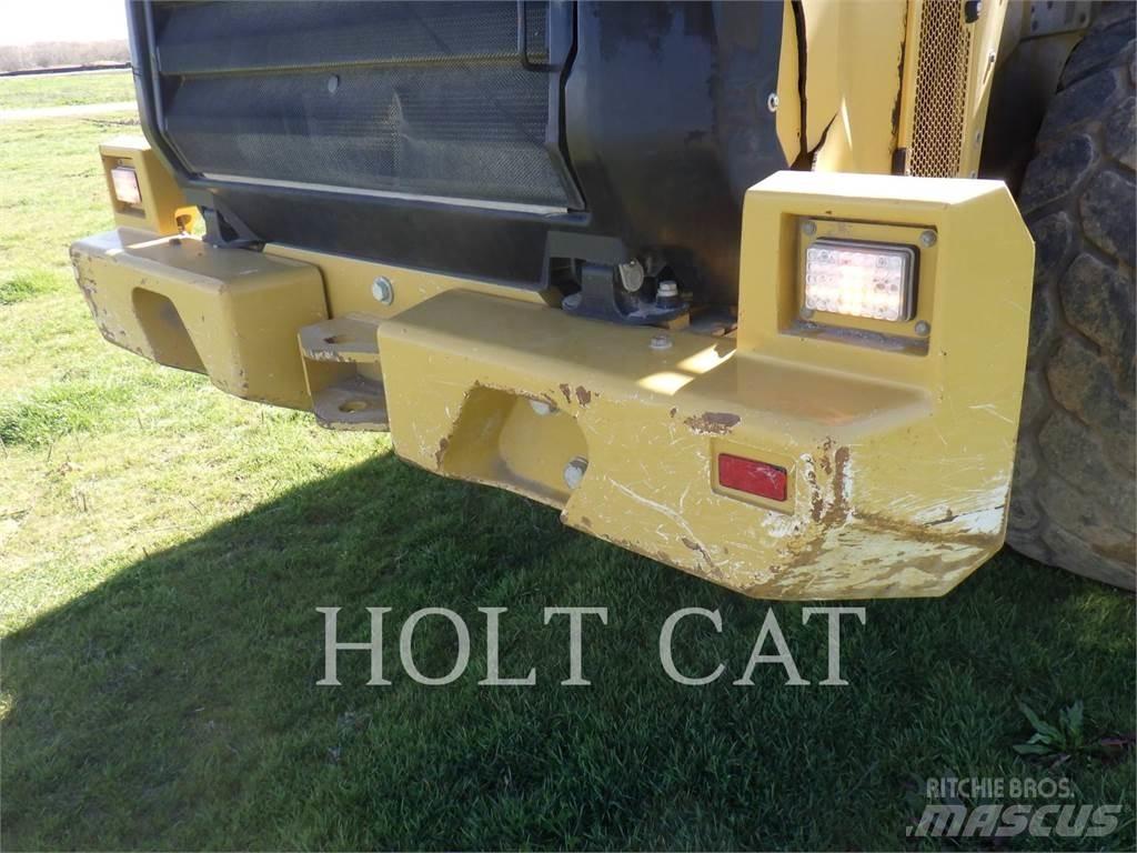 CAT 966M Incarcator pe pneuri