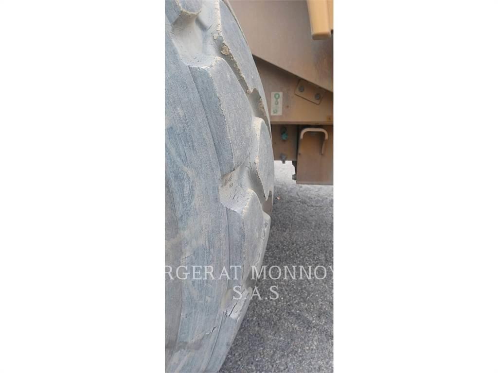 CAT 966M Incarcator pe pneuri